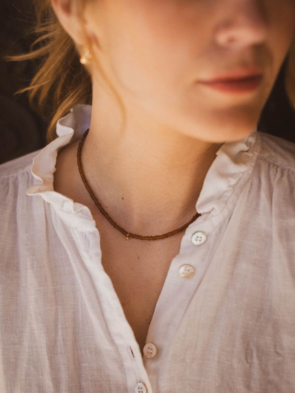 Halssmycke Anaïs brun